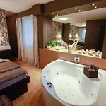 Gasthuis Solid 4*