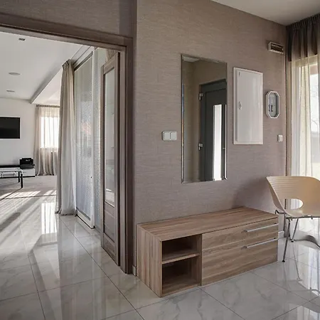 Solid بيت ضيافة Mladá Boleslav